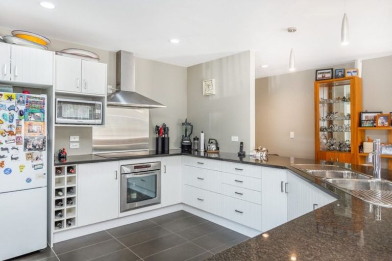 Photo of property in 18 Wiltshire Drive, Huntington, Hamilton, 3210