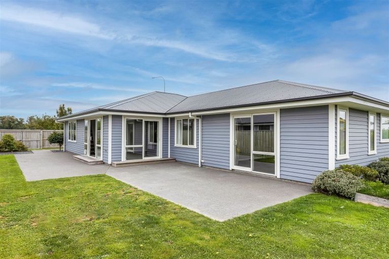 Photo of property in 73 Kippenberger Avenue, Rangiora, 7400