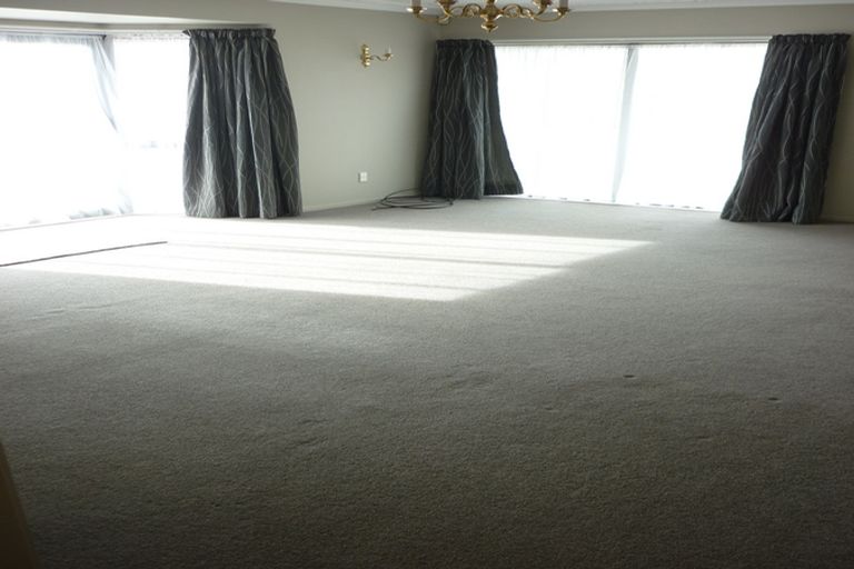 Photo of property in 17 Palomino Drive, Henderson, Auckland, 0612