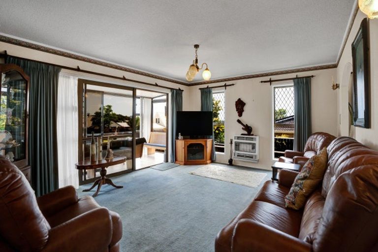 Photo of property in 14 Poplar Grove, Whalers Gate, New Plymouth, 4310