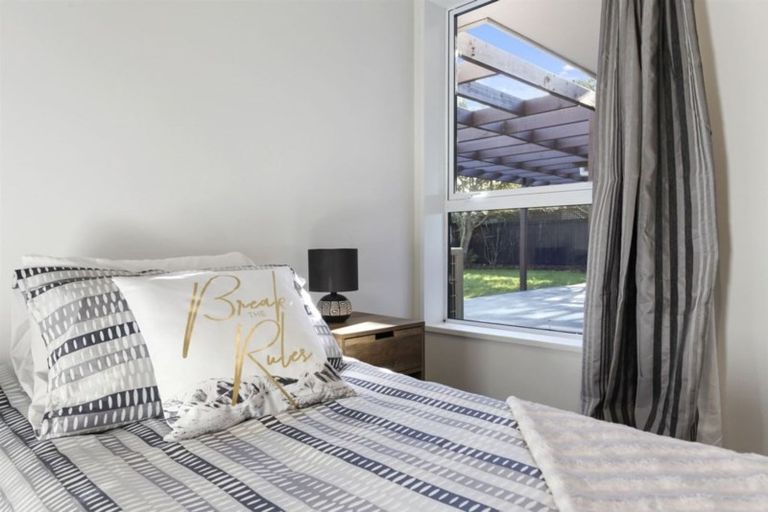 Photo of property in 33 Kirsten Place, Parklands, Christchurch, 8083