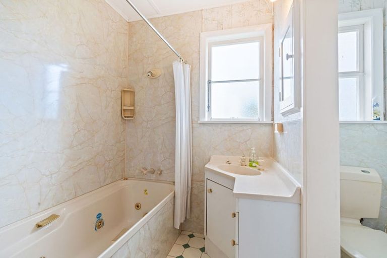 Photo of property in 149 Queen Street West, Levin, 5510