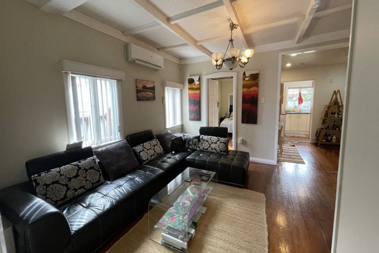 Photo of property in 324 Mount Albert Road, Mount Roskill, Auckland, 1041