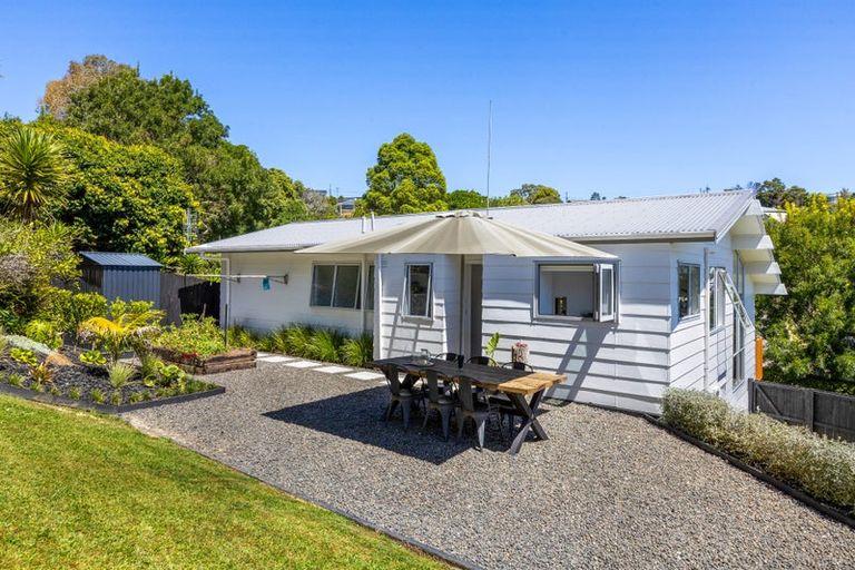 Photo of property in 18 William Hadlow Place, Hatfields Beach, Orewa, 0931