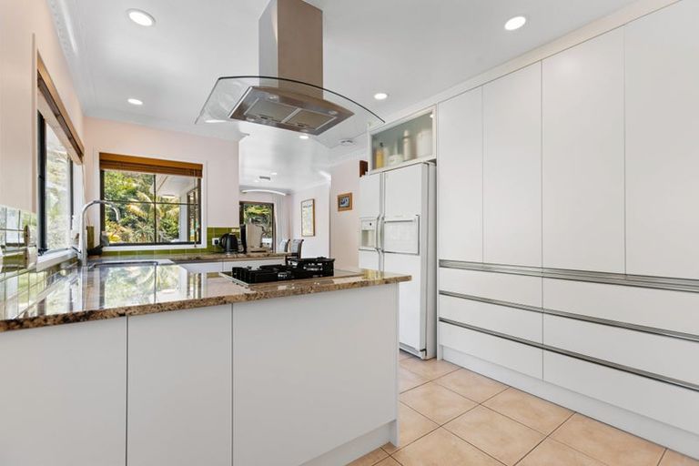 Photo of property in 2/553 East Coast Road, Browns Bay, Auckland, 0630