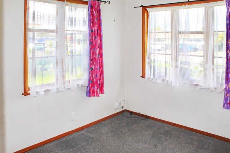 Photo of property in 99 College Street, Awapuni, Palmerston North, 4412