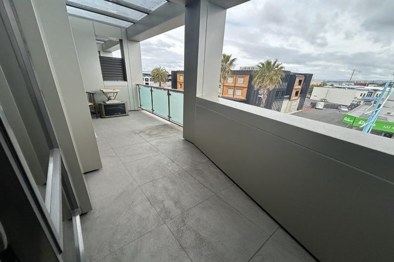 Photo of property in Paramount Apartments, 30/281 Maunganui Road, Mount Maunganui, 3116