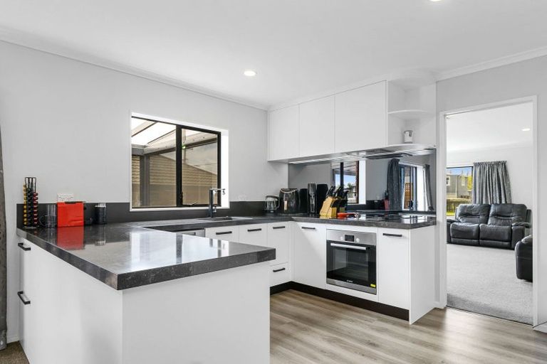 Photo of property in 75 Basley Road, Owhata, Rotorua, 3010