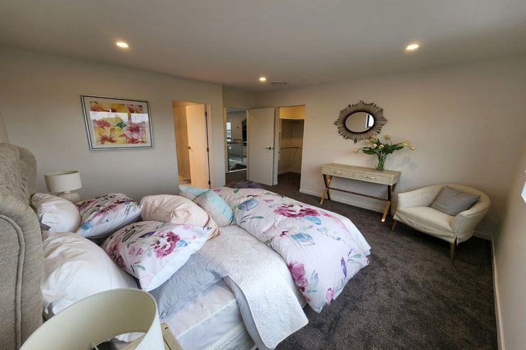 Photo of property in 19 Henriette Place, Totara Park, Auckland, 2105