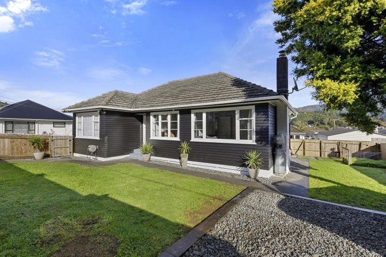 Photo of property in 38 Petrie Street, Wainuiomata, Lower Hutt, 5014