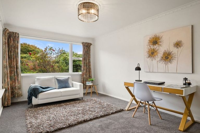 Photo of property in 16 Ilfracombe Place, Burnside, Christchurch, 8053