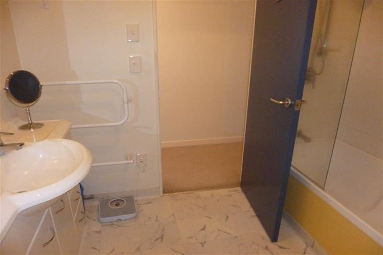 Photo of property in Terrace Heights Apartments, 14c/163 The Terrace, Wellington Central, Wellington, 6011