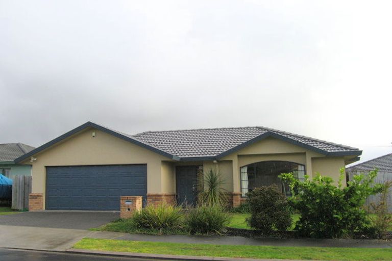 Photo of property in 5 Caragh Place, East Tamaki, Auckland, 2016