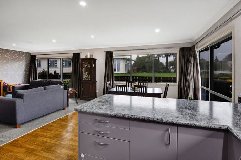 Photo of property in 13 Craig Street, Stratford, 4332