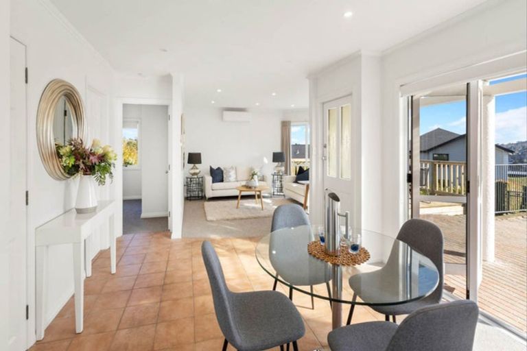 Photo of property in 10a Mackay Drive, Greenhithe, Auckland, 0632