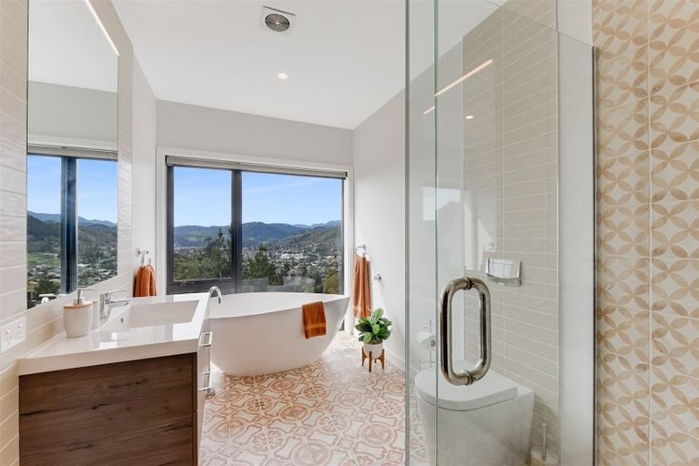 Photo of property in 13 Istana Place, Britannia Heights, Nelson, 7010