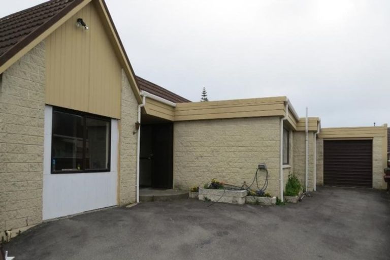 Photo of property in 25a Toru Road, Paraparaumu Beach, Paraparaumu, 5032