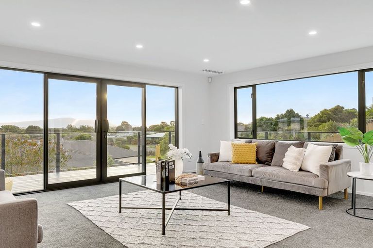 Photo of property in 68 Kakariki Grove, Waikanae, 5036