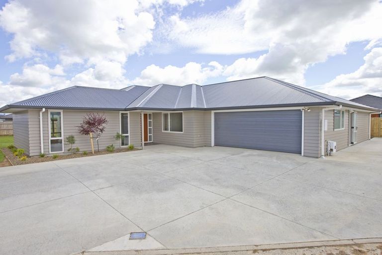 Photo of property in 67 Rodeo Drive, Kelvin Grove, Palmerston North, 4414