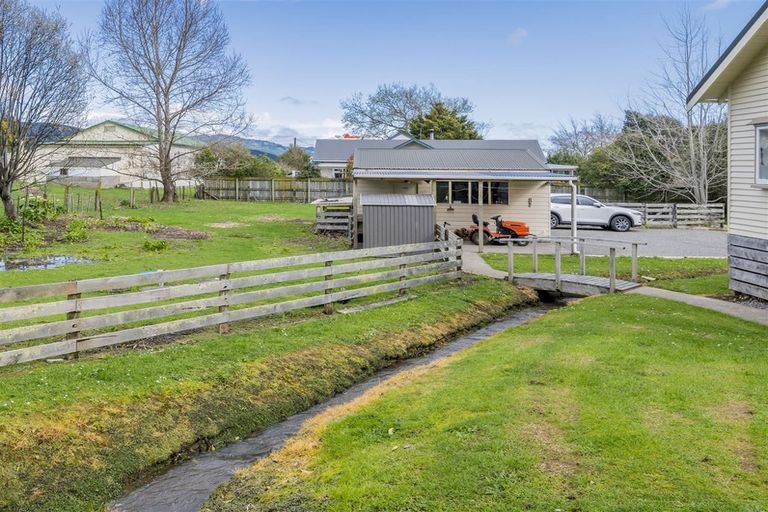 Photo of property in 8 Jervois Terrace, Ohau, 5570