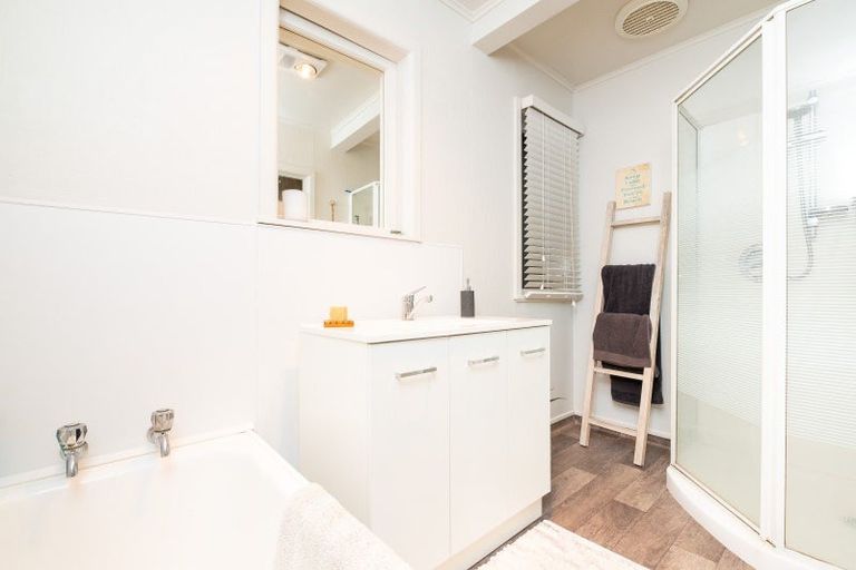 Photo of property in 1008 Caroline Road, Mayfair, Hastings, 4122