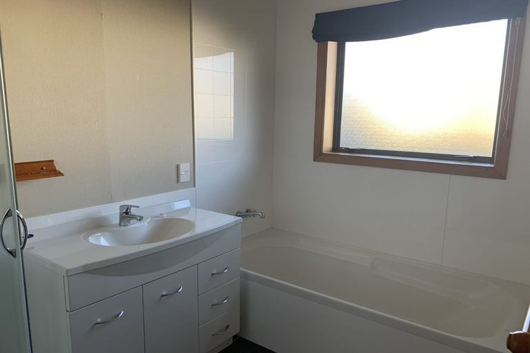 Photo of property in 23 Cruickshank Crescent, Rosedale, Invercargill, 9810