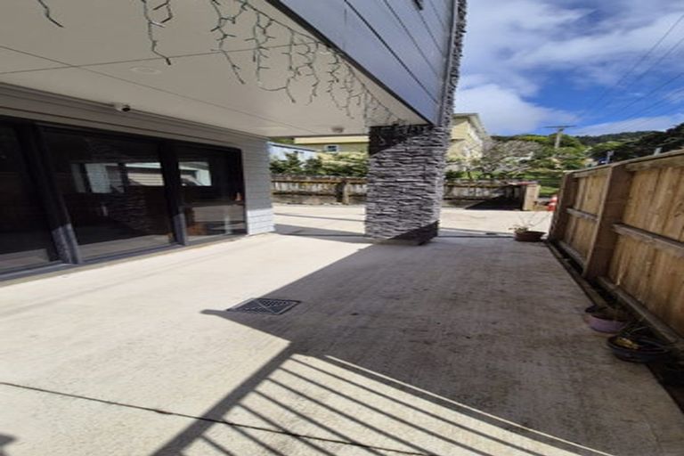 Photo of property in 1 Rimu Street, Tawa, Wellington, 5028