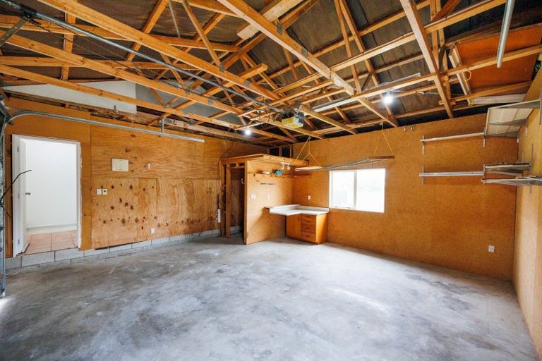 Photo of property in 101 Hillcrest Drive, Kelvin Grove, Palmerston North, 4414