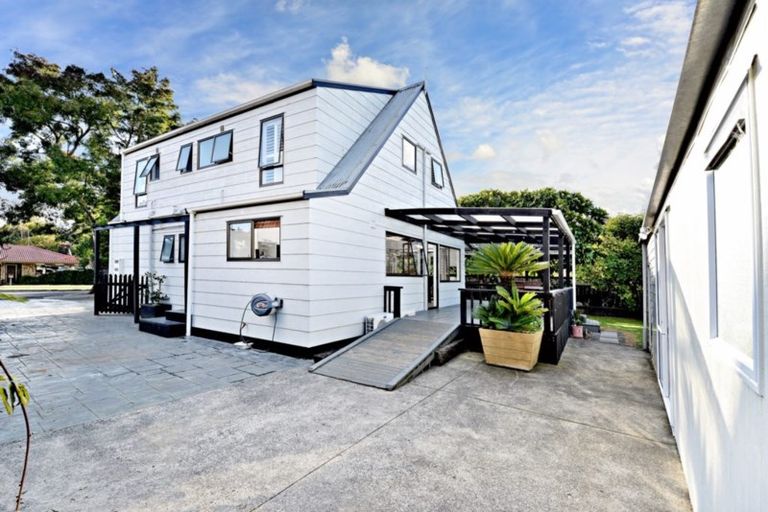 Photo of property in 223 Walter Strevens Drive, Conifer Grove, Takanini, 2112