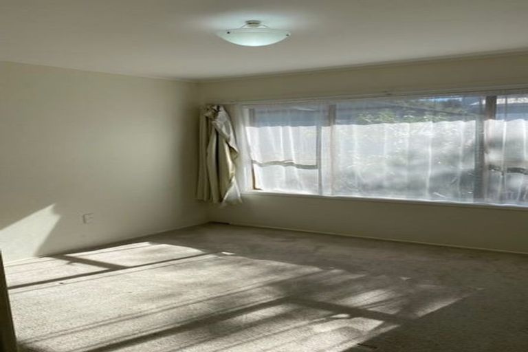 Photo of property in 7 Barker Rise, Northcross, Auckland, 0632