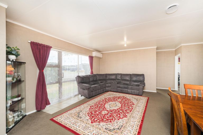 Photo of property in 1 John F Kennedy Drive, Milson, Palmerston North, 4414