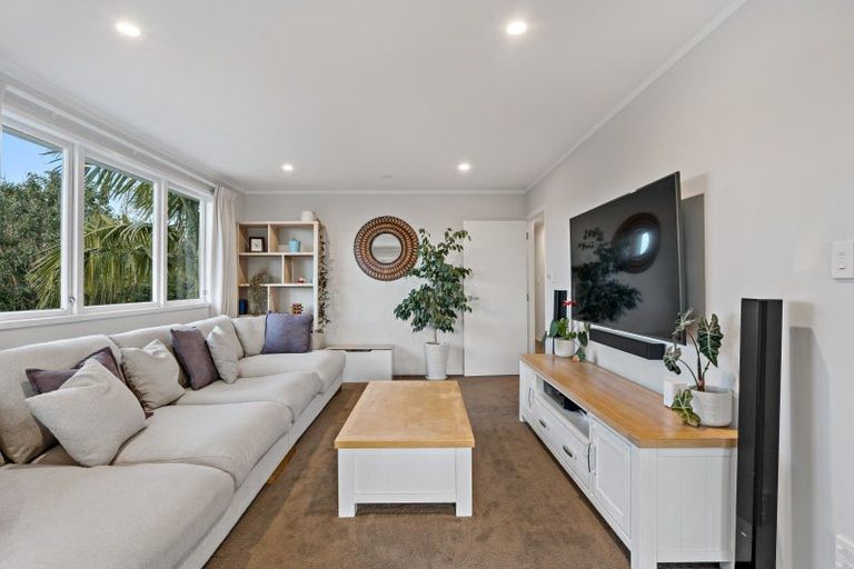 Photo of property in 26 Arlette Place, Massey, Auckland, 0614