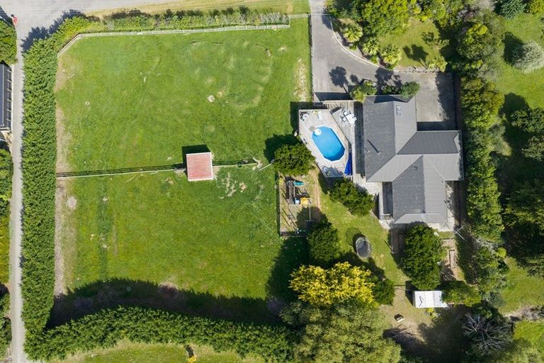 Photo of property in 49 Schnell Drive, Kelvin Grove, Palmerston North, 4414