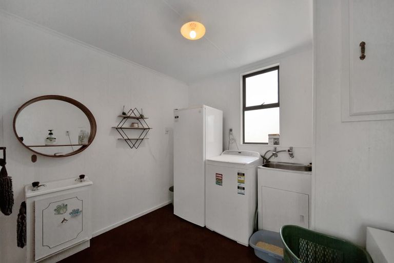 Photo of property in 16 Dixon Avenue, Hawera, 4610