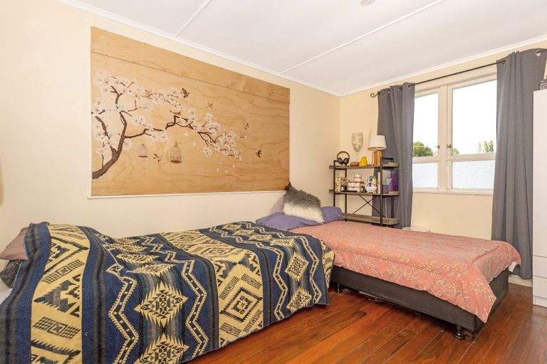 Photo of property in 35 Monkhouse Street, Tolaga Bay, 4077