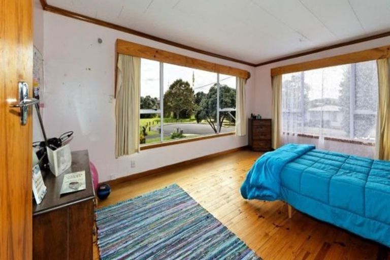 Photo of property in 46 Queen Mary Avenue, New Lynn, Auckland, 0600
