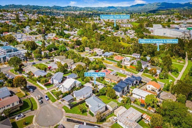 Photo of property in 2/8 Gregg Place, Sunnyvale, Auckland, 0612