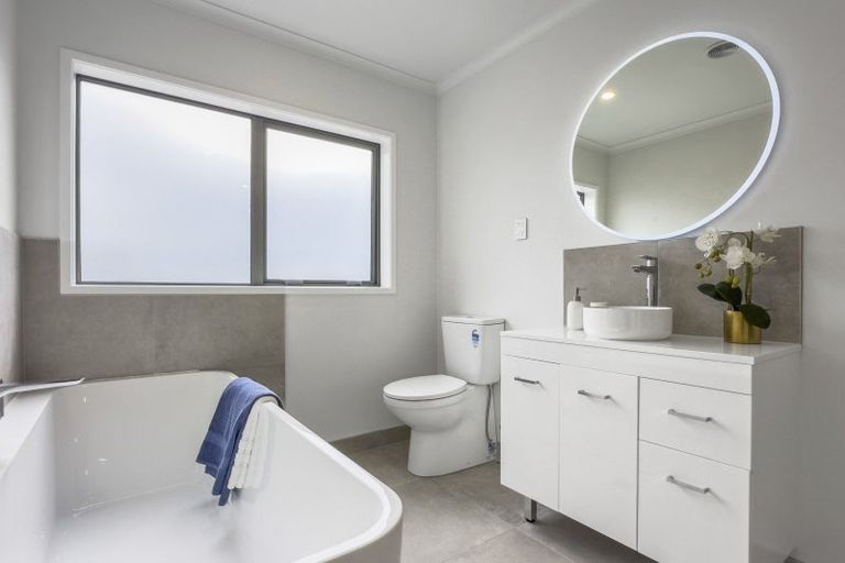 Photo of property in 27 Bristol Freighter Road, Hobsonville, Auckland, 0616