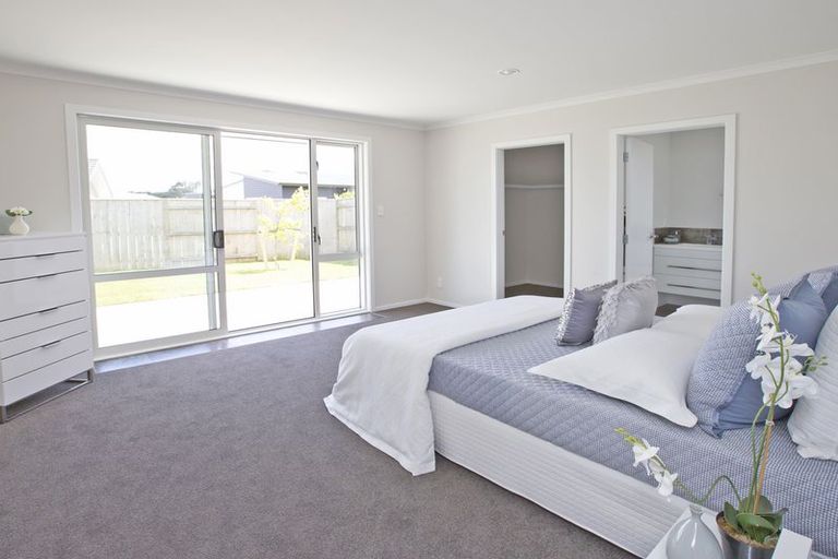 Photo of property in 67 Rodeo Drive, Kelvin Grove, Palmerston North, 4414