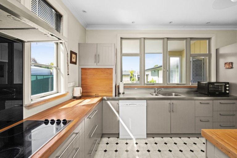 Photo of property in 412 Lascelles Street, Saint Leonards, Hastings, 4120