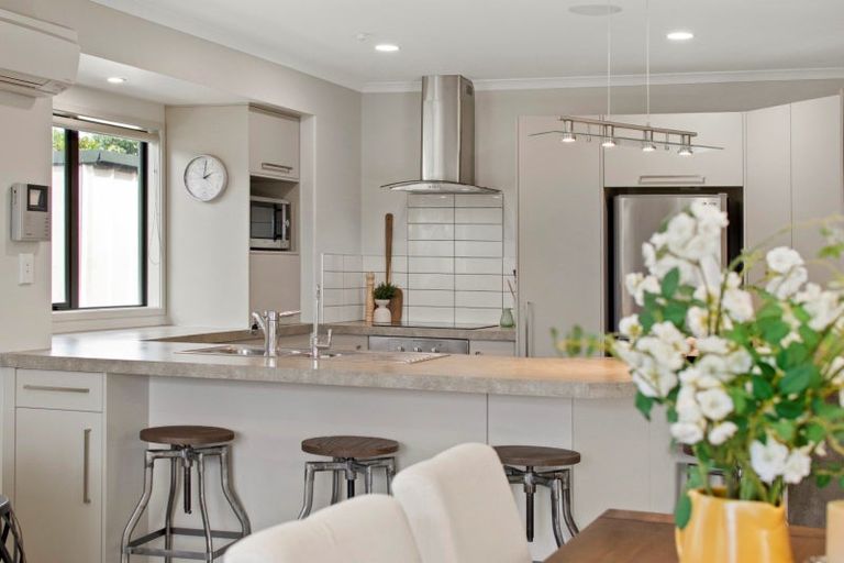 Photo of property in 14 Olive Close, Omokoroa, 3114