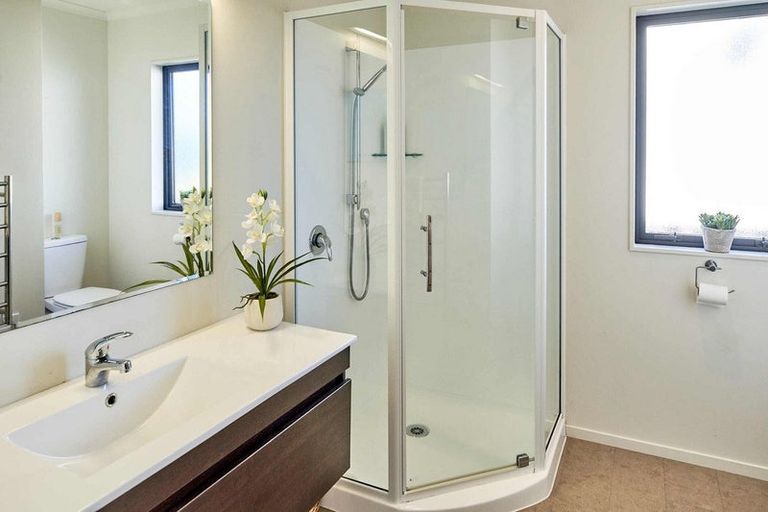 Photo of property in 43 Moana Road, Plimmerton, Porirua, 5026