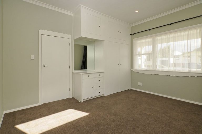 Photo of property in 2 Collins Street, Petone, Lower Hutt, 5012