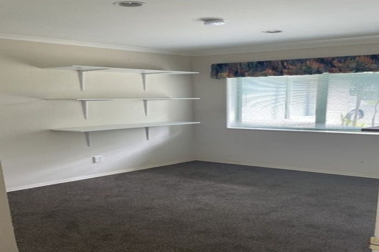 Photo of property in 17 Summerland Drive, Henderson, Auckland, 0612