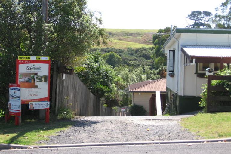 Photo of property in 1/27 Manuwai Road, Torbay, Auckland, 0630