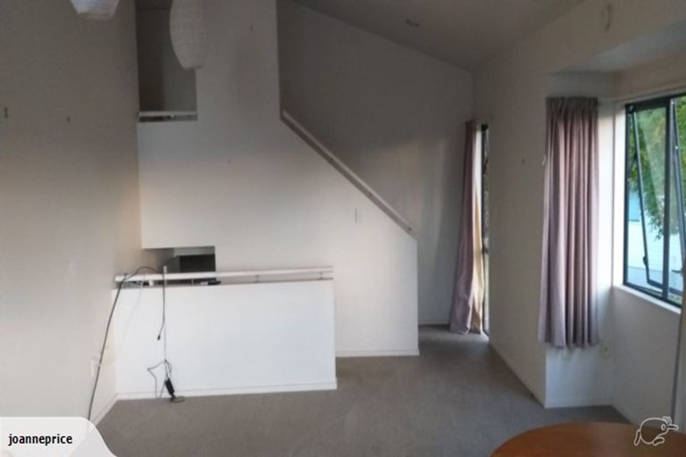 Photo of property in 35 Esther Place, Red Beach, 0932