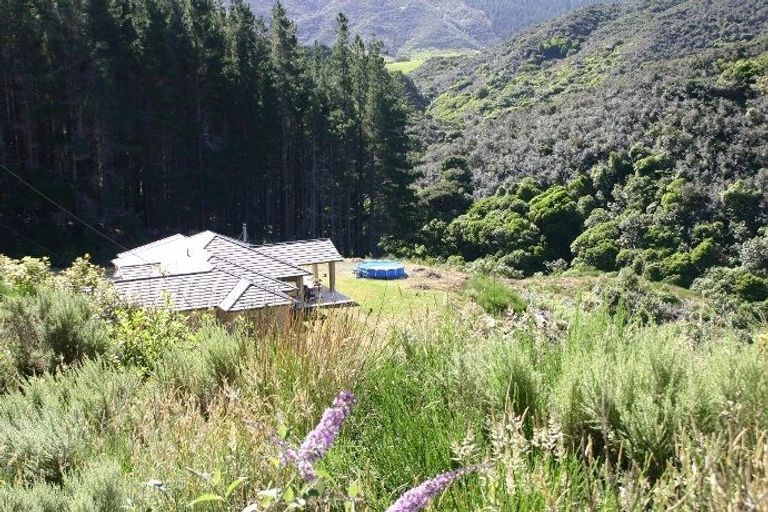 Photo of property in 150 Makara Road, Makara, Karori, 6972