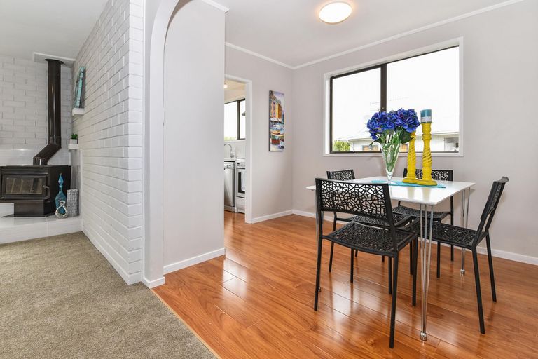 Photo of property in 6 Foxlaw Street, Randwick Park, Auckland, 2105