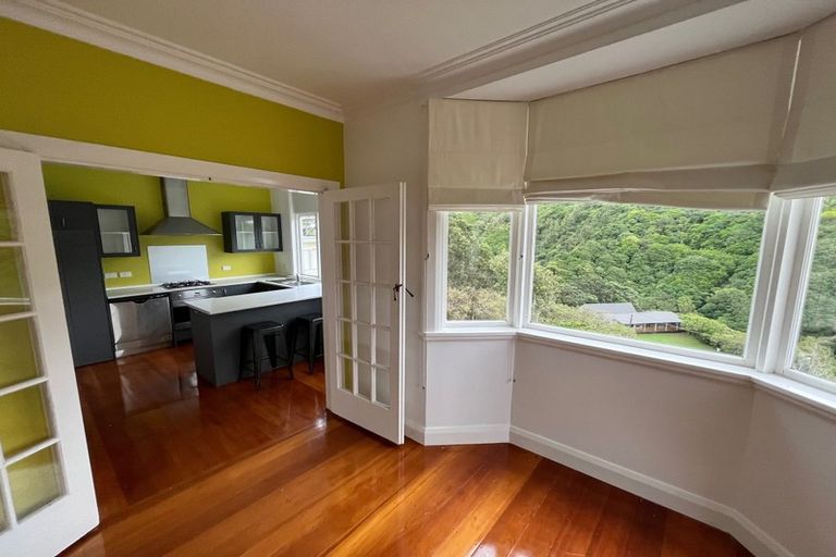 Photo of property in 34 Moana Road, Kelburn, Wellington, 6012