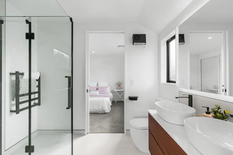 Photo of property in 2 Ferbane Way, Halswell, Christchurch, 8025